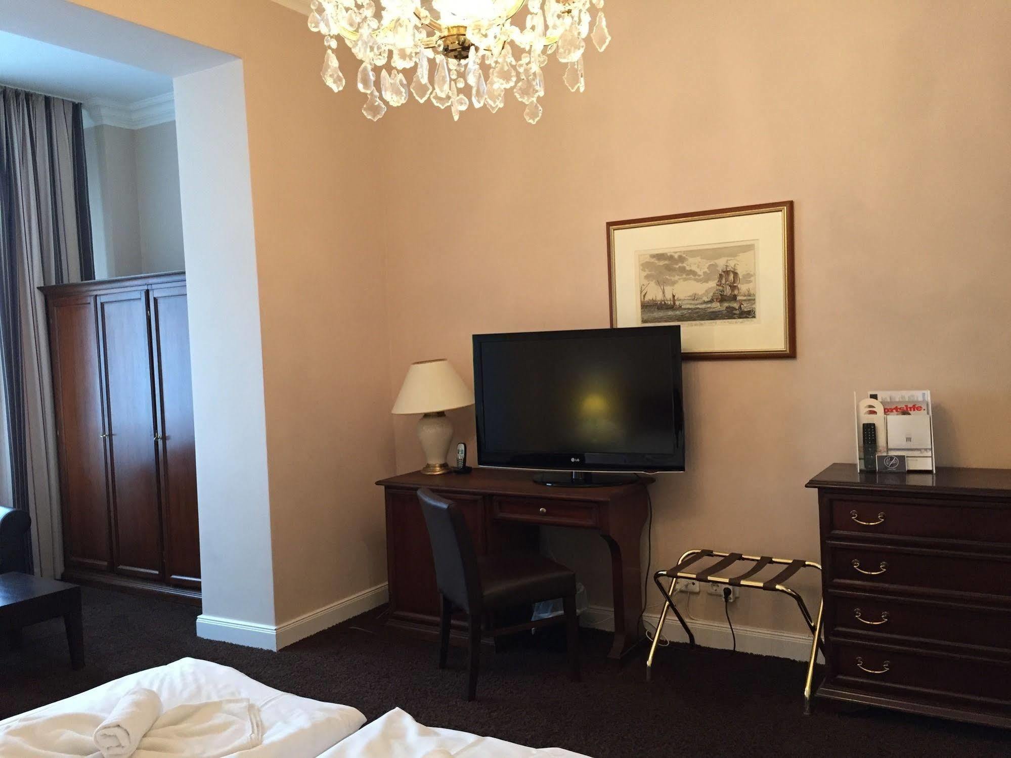 Hotel Vier Jahreszeiten Binz - Adults Only Екстериор снимка